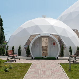 Carpa tipo cúpula de lujo personalizable Salón urbano moderno para cenas y eventos sociales Diseño elegante y resistente a la intemperie