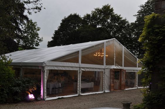 Tienda de cristal del invernadero de la estructura temporal de la iglesia grande de lujo al aire libre para el banquete de boda de los acontecimientos