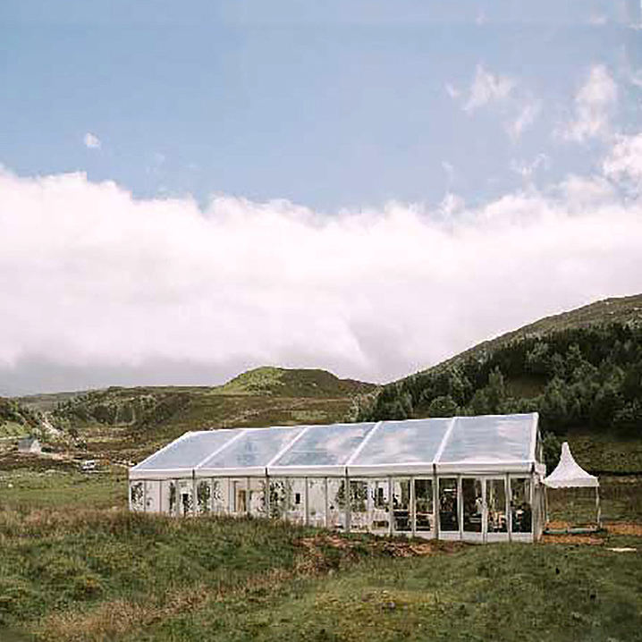 Carpa de fiesta de vidrio con marco de aluminio a prueba de viento, carpa de fiesta ignífuga, venta al por mayor, carpa resistente de pared lateral sólida para eventos blancos