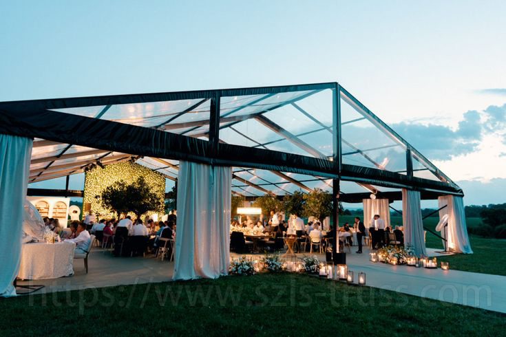 《Bajo las carpas nupciales, tejiendo el brocado eterno del amor》