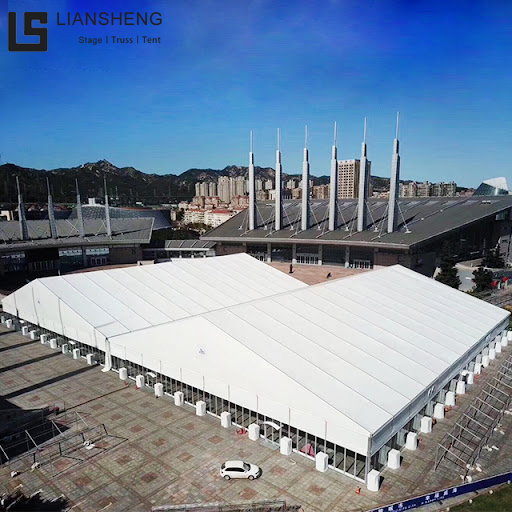 [Serie Sky Dome] Carpa de exhibición extragrande de 30 × 70 m: espacio de arte sin columnas de 2100㎡, que redefine las posibilidades ilimitadas de la arquitectura de exhibición