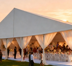 [Serie Cloud Hall] Carpa para bodas exclusiva de 20 × 50 m: uso de luz suave como pincel para tejer un romance sin interrupciones