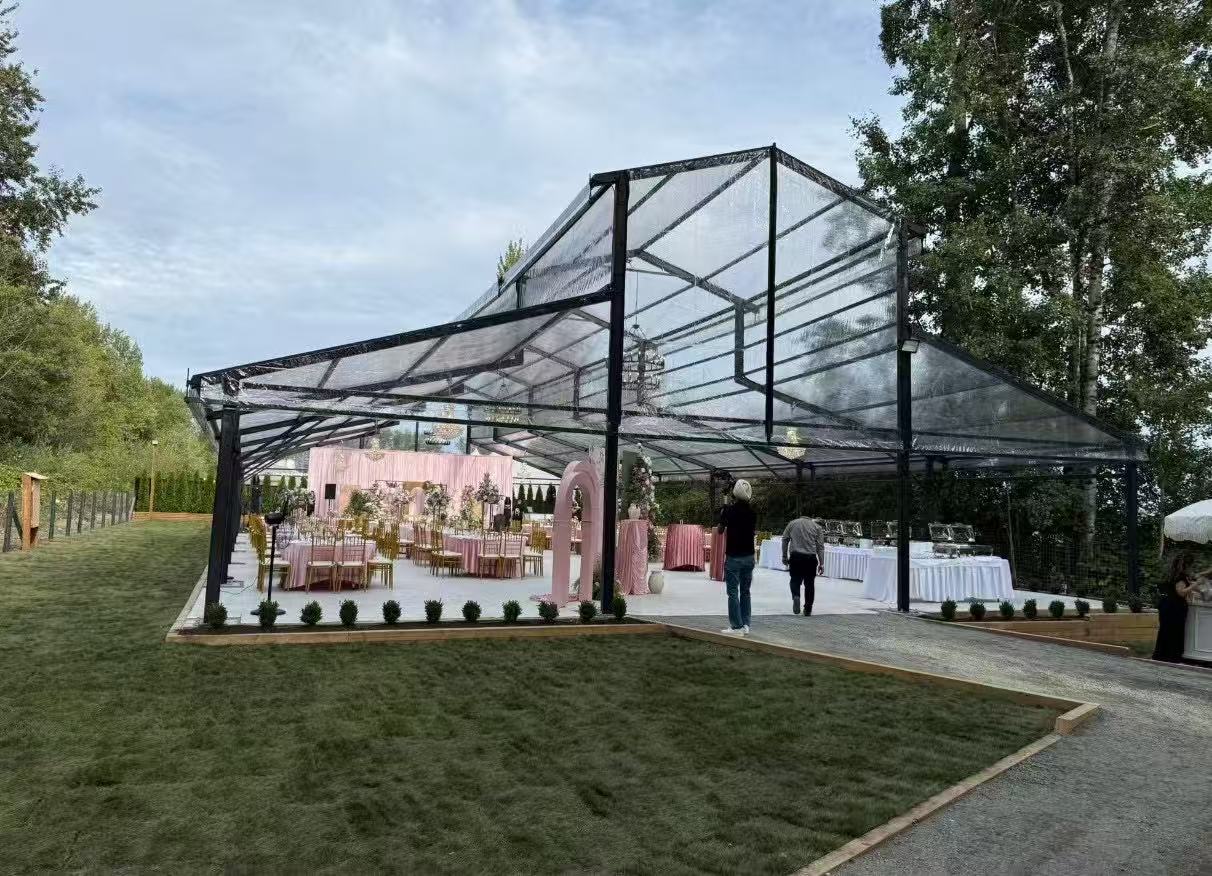 Carpas Atrium especialmente diseñadas para bodas, eventos y espacios al aire libre