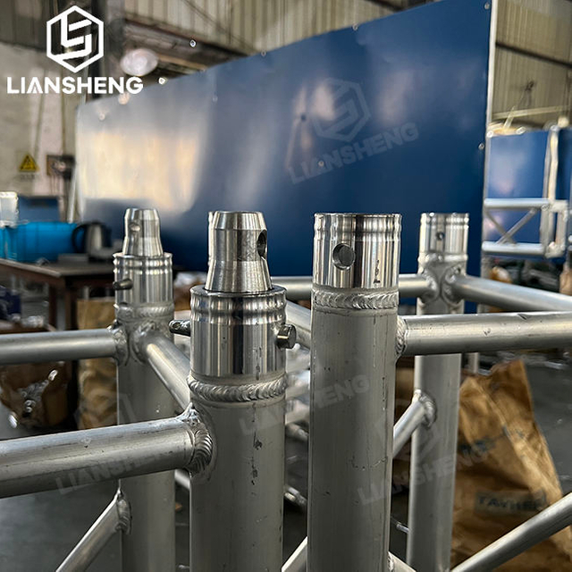 Podio de escenario de concierto al aire libre de gran oferta con sistema de armadura de elevación, diseño de armadura de aluminio personalizado